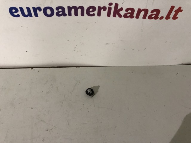 Lower Molding Retainer